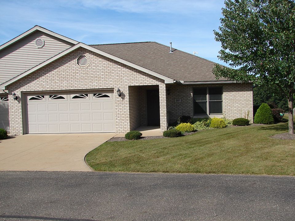 1st image of 207 Pinehurst Dr