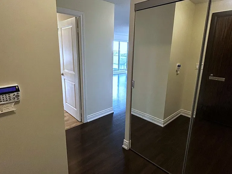 233 S Park Rd #611 — Photo 9