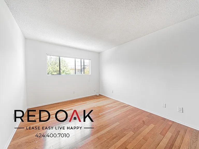 2035 Rodney Dr #5 — Photo 7