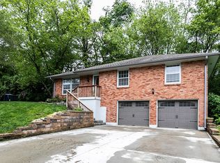 11603 Circle Dr, Sugar Creek, MO 64054