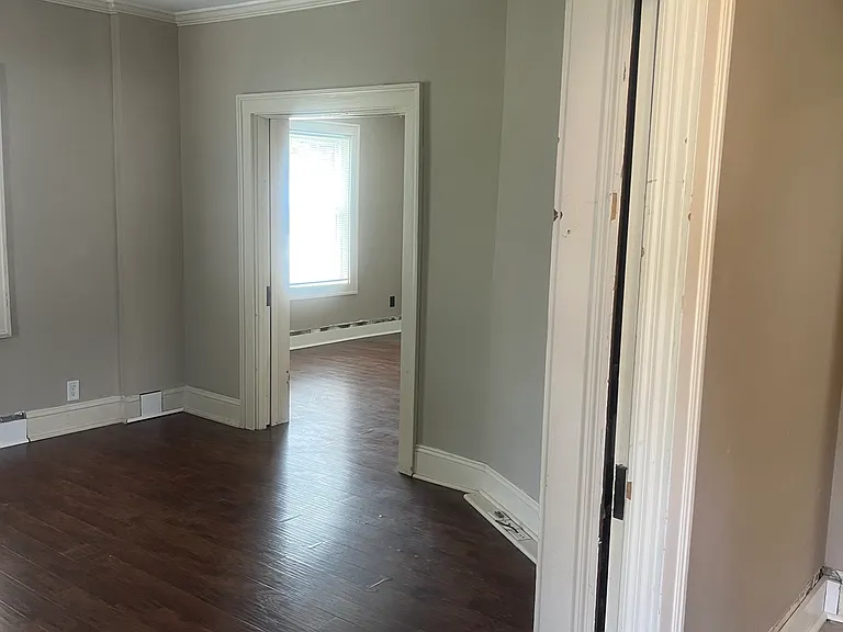 535 S Belmont Ave — Photo 12