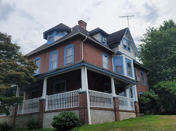 18 N Church St, Spring City, PA 19475