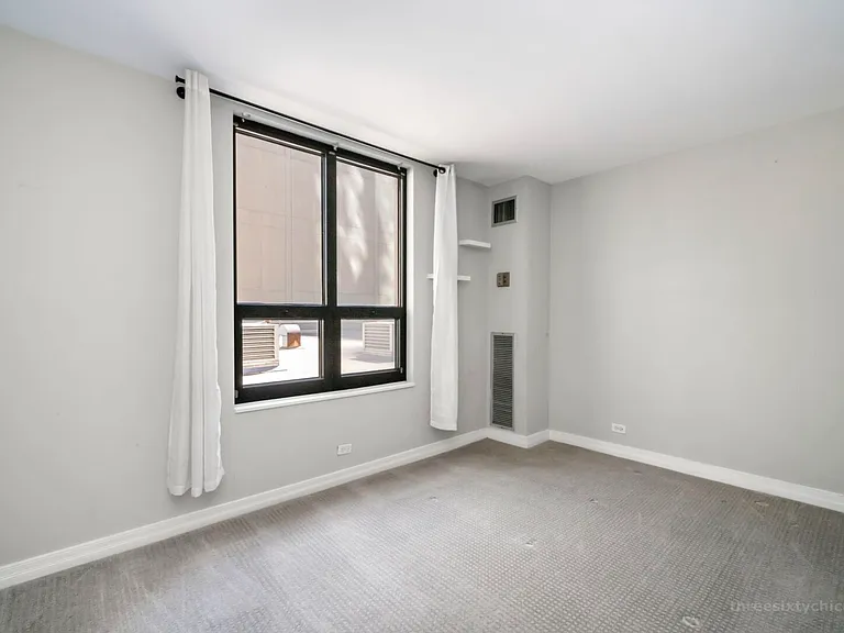 401 E Ontario St #409 — Photo 25