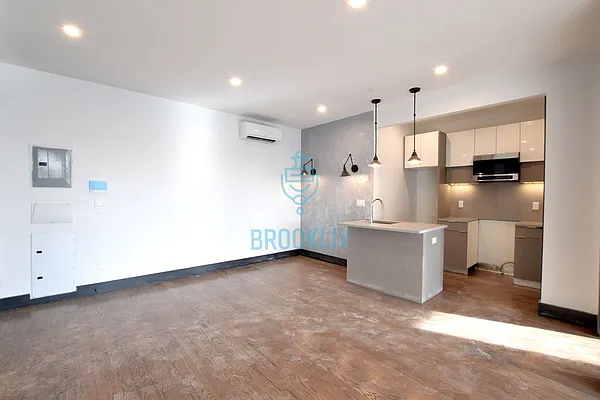 Rented by null | media 35