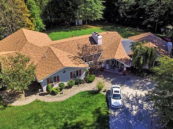 2nd image of 2110 Pinehurst Cir