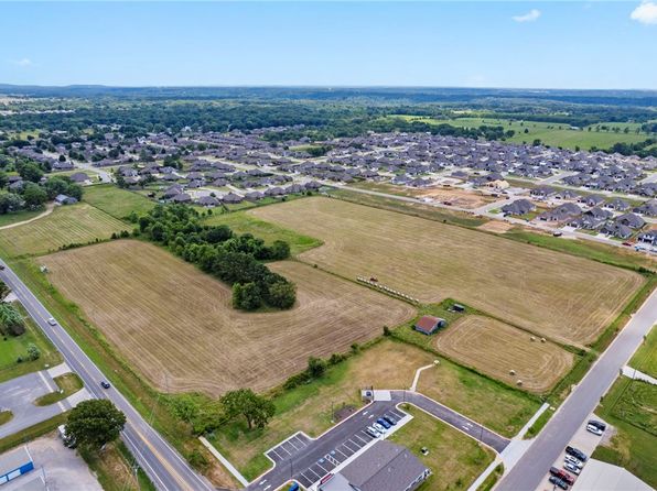 Slack St, Pea Ridge, AR 72751