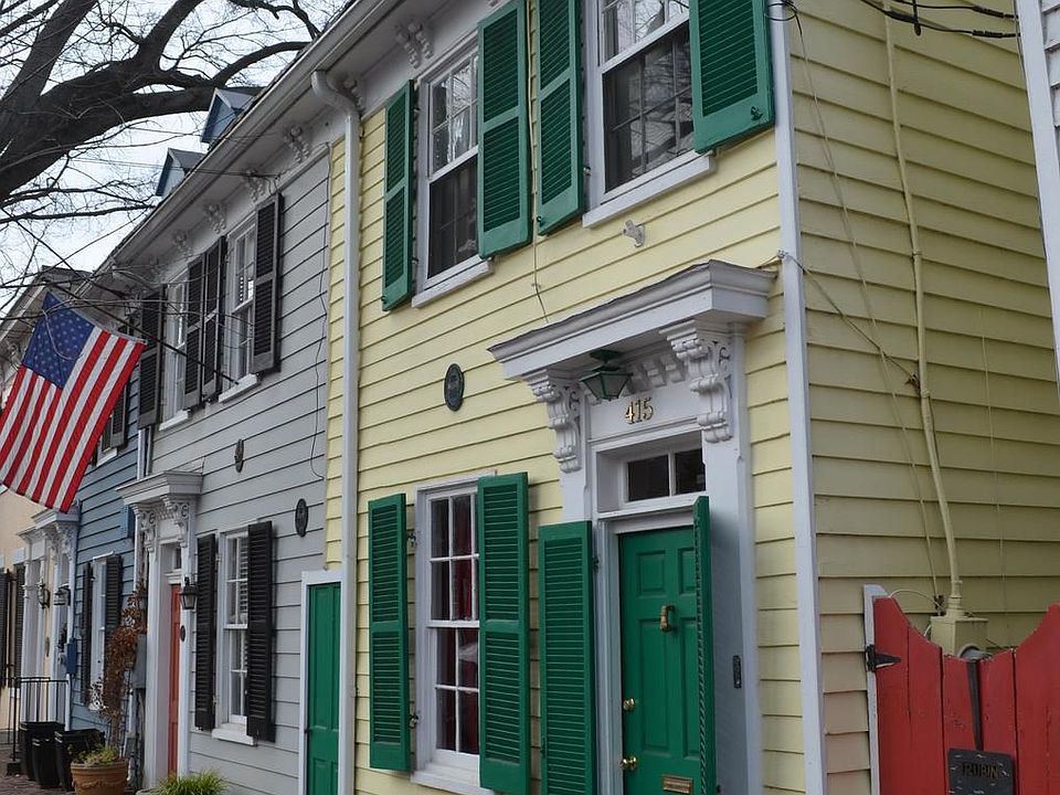 1st image of 415 Queen St