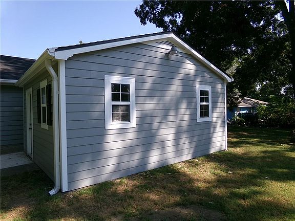 3rd image of 206 Highland St