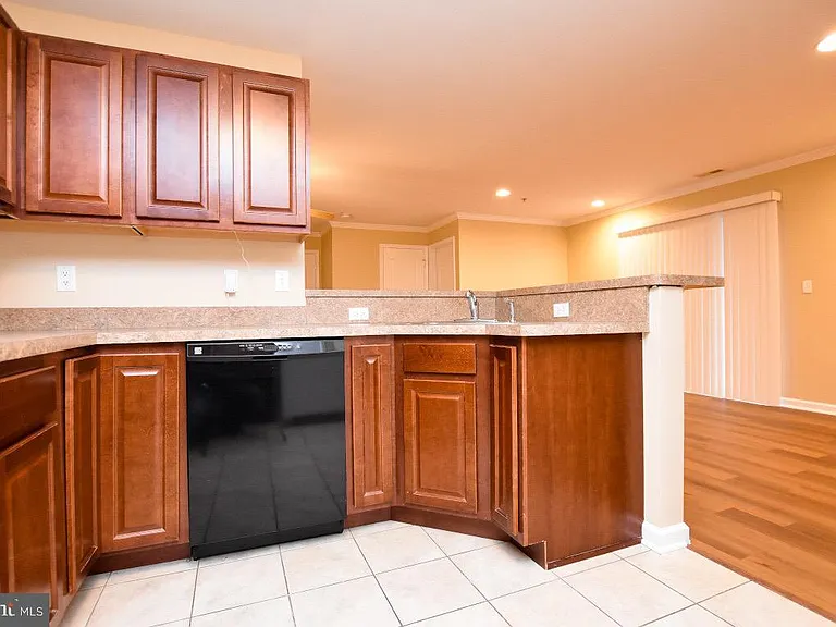 342 Nicholas Dr — Photo 10
