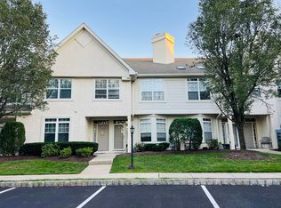 305 Dresher Woods Dr, Dresher, PA 19025