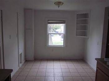 4th image of 988 Las Palmas Ave