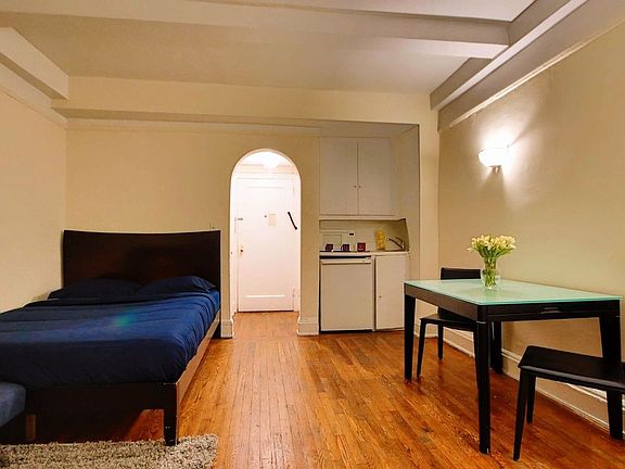 5th image of 11 Waverly Pl APT 3L