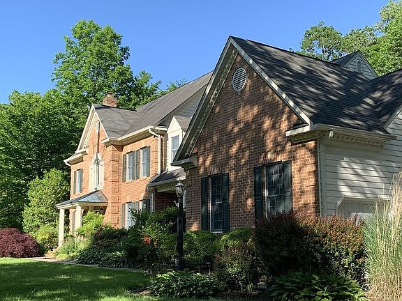 3rd image of 2027 Penderbrooke Dr