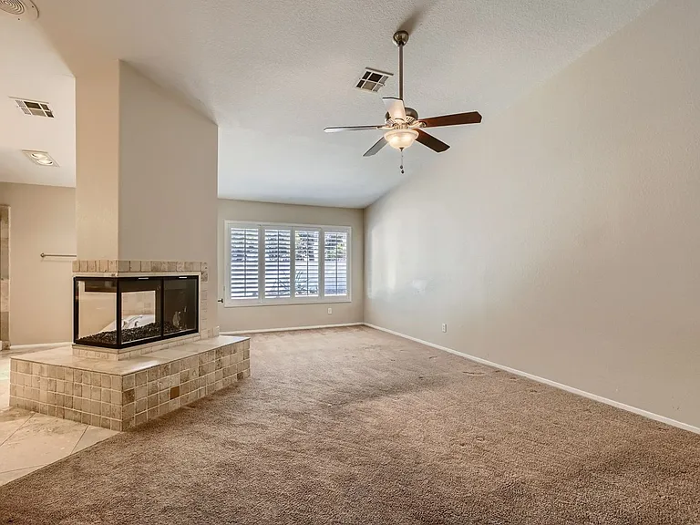 2224 Bear Valley St — Photo 10