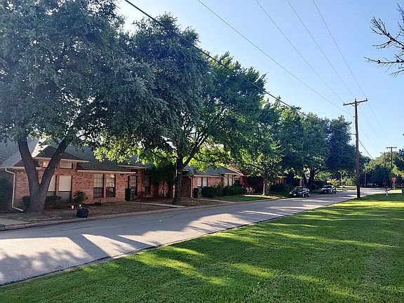 2nd image of 5928 Royal Club Dr