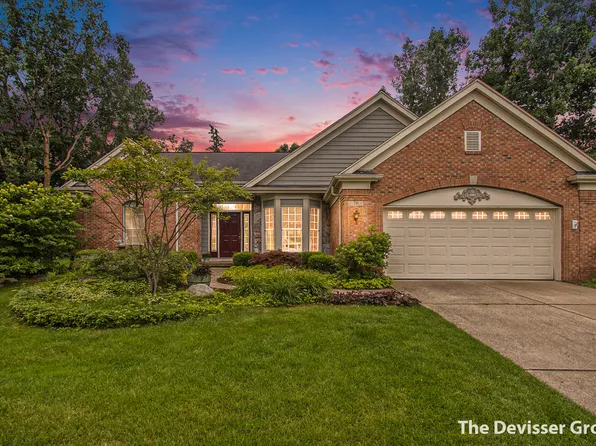 76 S Bridgestone Ct NE, Grand Rapids, MI 49546