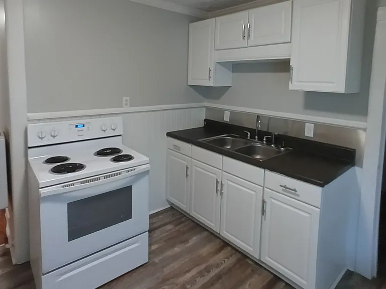 405 N 16th Ave #A — Photo 2