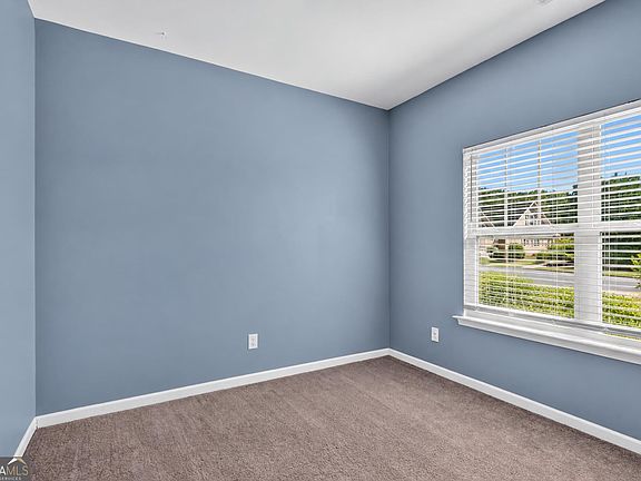4th image of 15 Grandberry Ct SW