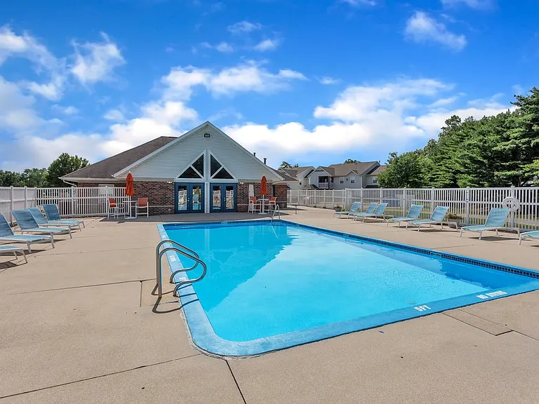 Enjoy summer fun at our sparkling community swimming pool, professionally operated by Highlands Vista Group.