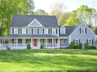 5 Orchard Ln, Simsbury, CT 06070