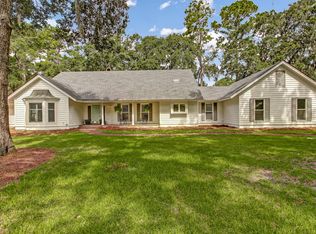 4 Dunsmuir Ln, Savannah, GA 31411