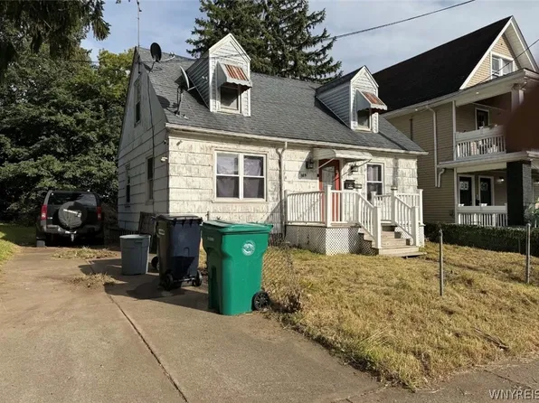 469 7th St, Niagara Falls, NY 14301