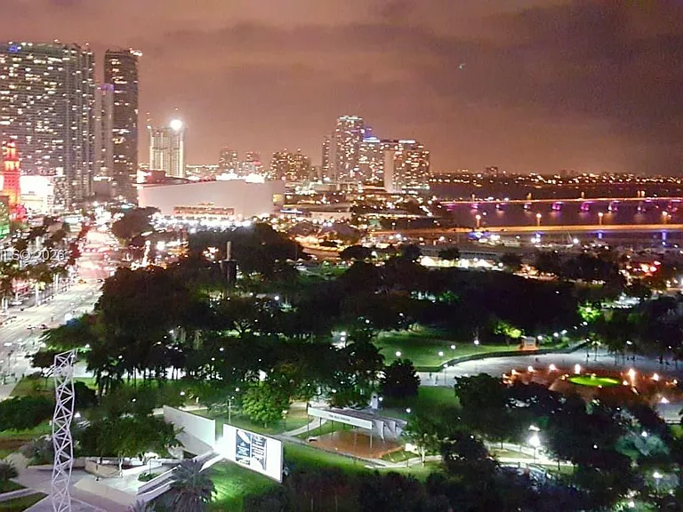 335 Biscayne Blvd #2202 — Photo 12