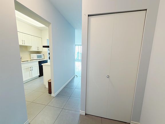3rd image of 8871 Lansdowne Rd #901