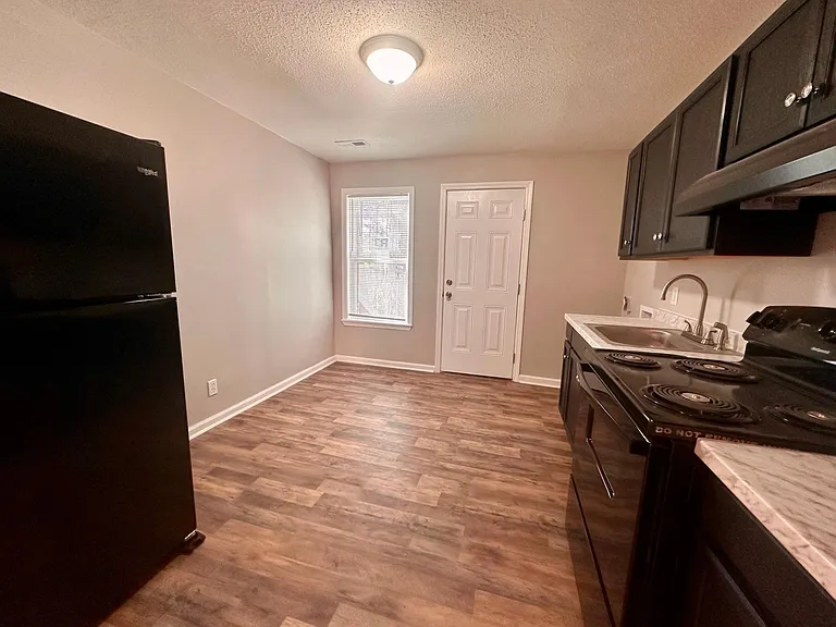 3429 Gardner St #B — Photo 8