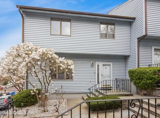 81 Pemberwick Rd #A, Greenwich, CT 06831