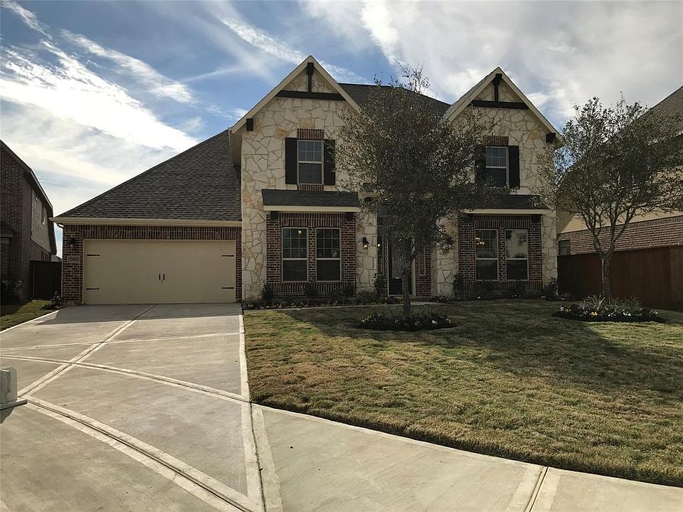 1st image of 23511 Santini St