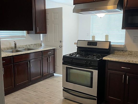 4th image of 12437 223rd St