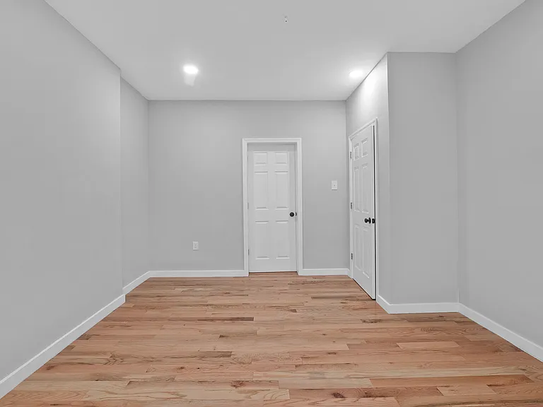 189 Clerk St #1 — Photo 6