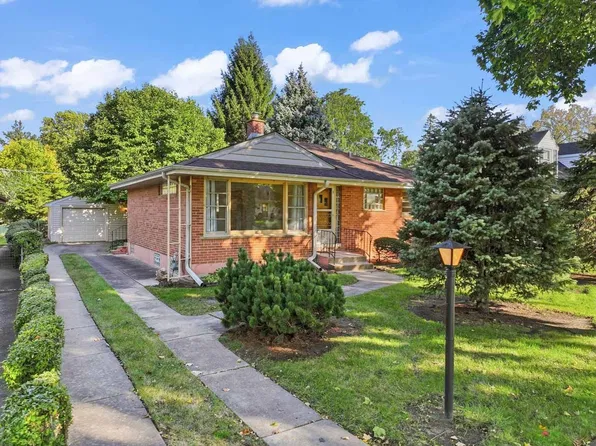 119 N Wille St, Mount Prospect, IL 60056