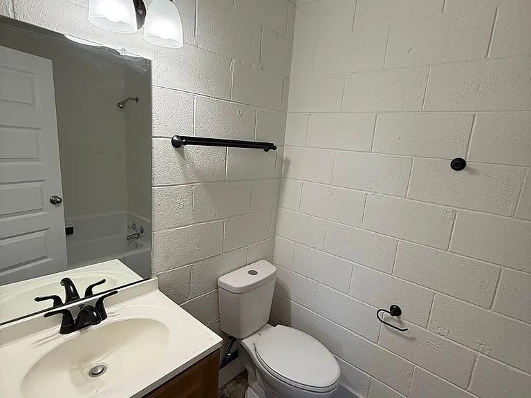 626 Power St — Photo 13