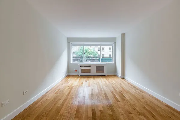 Rented by Stonehenge NYC LLC | media 7