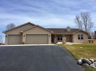 2039 Rock Bottom Ct, Green Bay, WI 54313