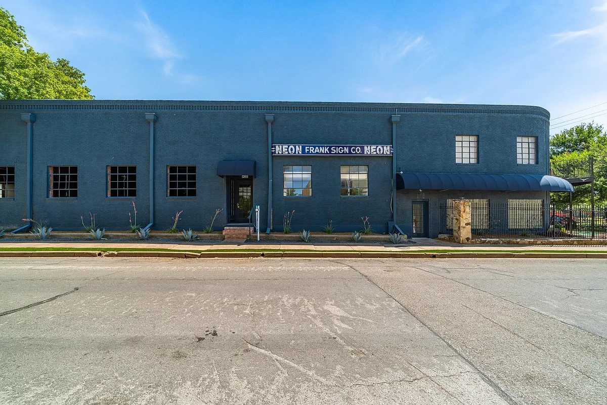 Building Photo - 3501 Bryan St