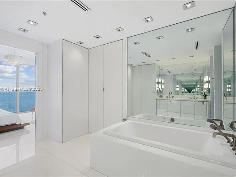 6899 Collins Avenue Cu #2208 — Photo 36