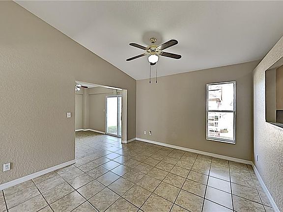 3rd image of 375 Betty Ln