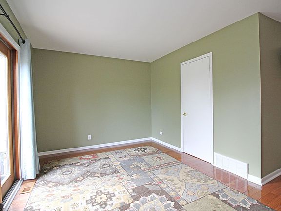 5th image of 43 Briarwood Sq