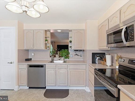 4th image of 12257 Bonmot Pl