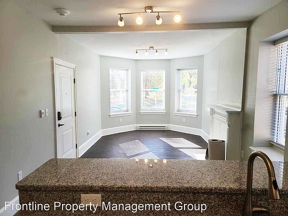 3rd image of 1021 Park Pl #1A
