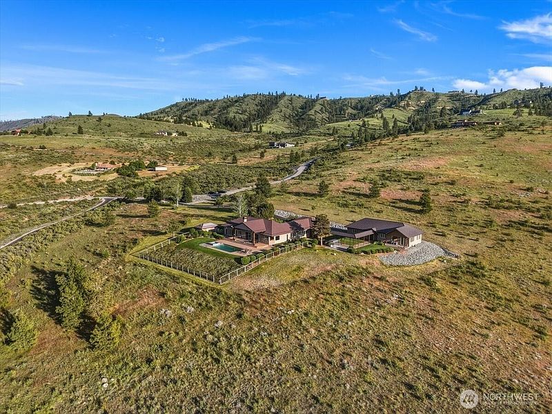 2nd image of 825 Hawks Meadow Road