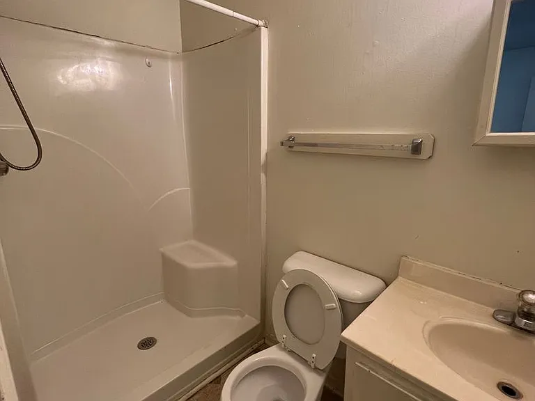 145 Herring St — Photo 9