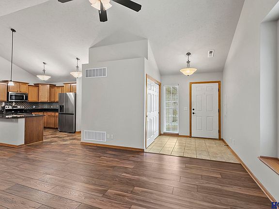 3rd image of 5775 Brendon Ln