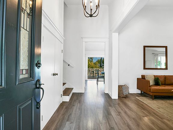4th image of 2622 Breton Pl