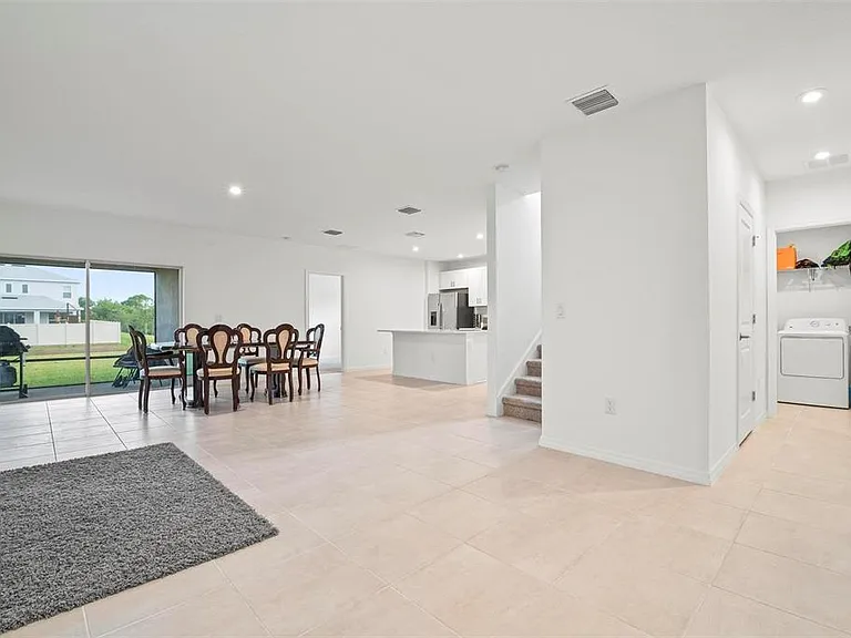 6305 Springmont Loop — Photo 9