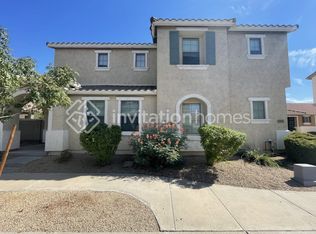 979 E Cantebria Dr, Gilbert, AZ 85296