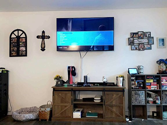 5th image of 423 3rd St